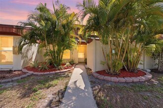 Building Photo - 2074 Sunset Point Rd