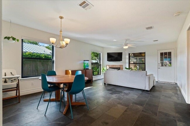 Building Photo - 2506 Jenibeth Ln