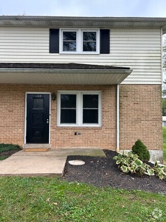 Building Photo - 108 Oak Rd