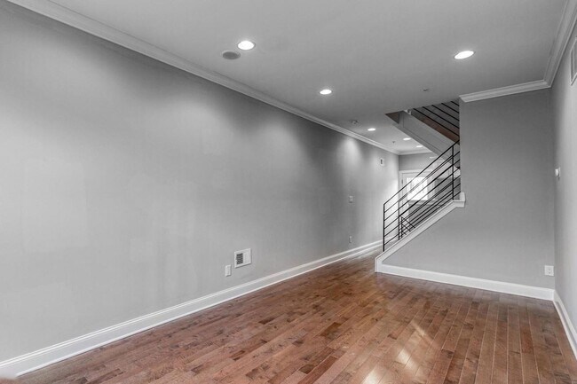 Building Photo - Stunning 3-Bedroom Townhouse With Rooftop Deck and Finished Basement In Port Richmond! Available ...