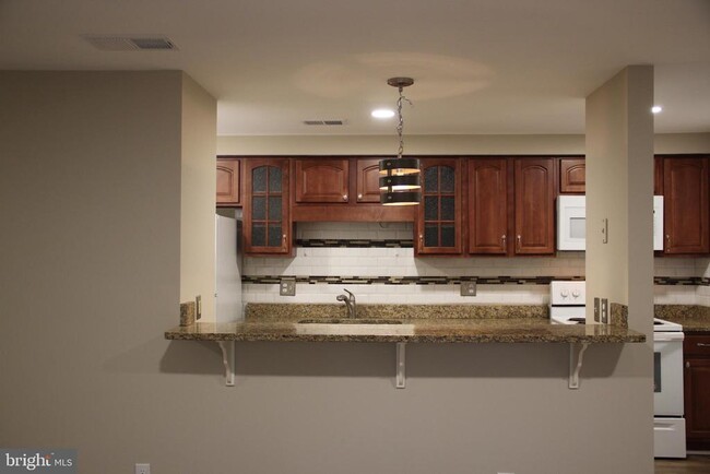Building Photo - 17050 Capri Ln