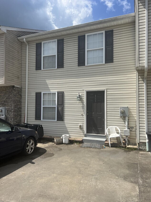 Primary Photo - 115 Eagle Dr