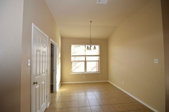 Building Photo - 7300 Golden Oak Ln