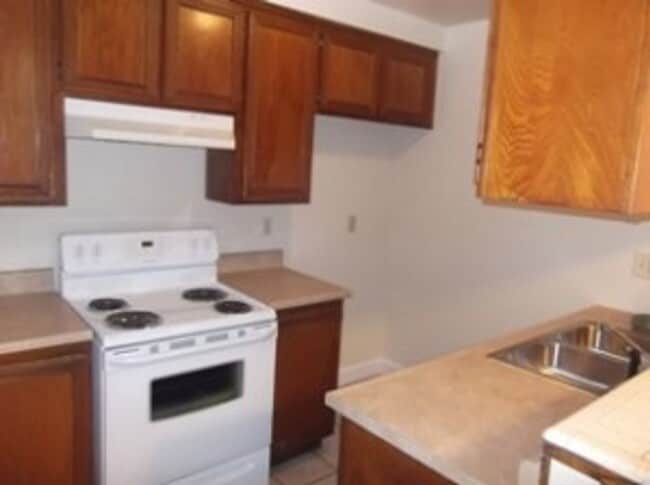 Foto del edificio - Quaint condo near Marina