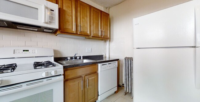 Building Photo - 8 Barrows St