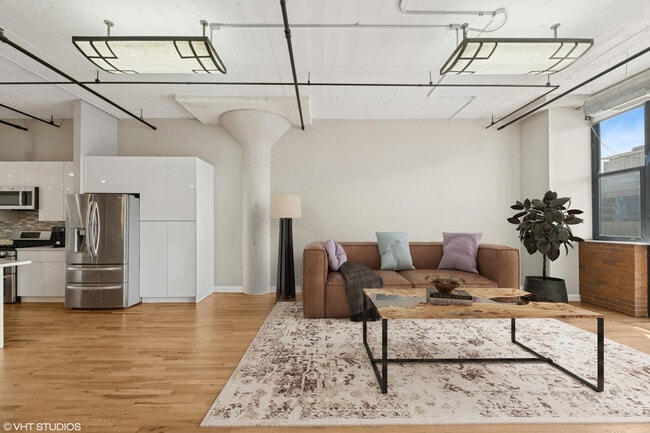 Building Photo - 221 E Cullerton St