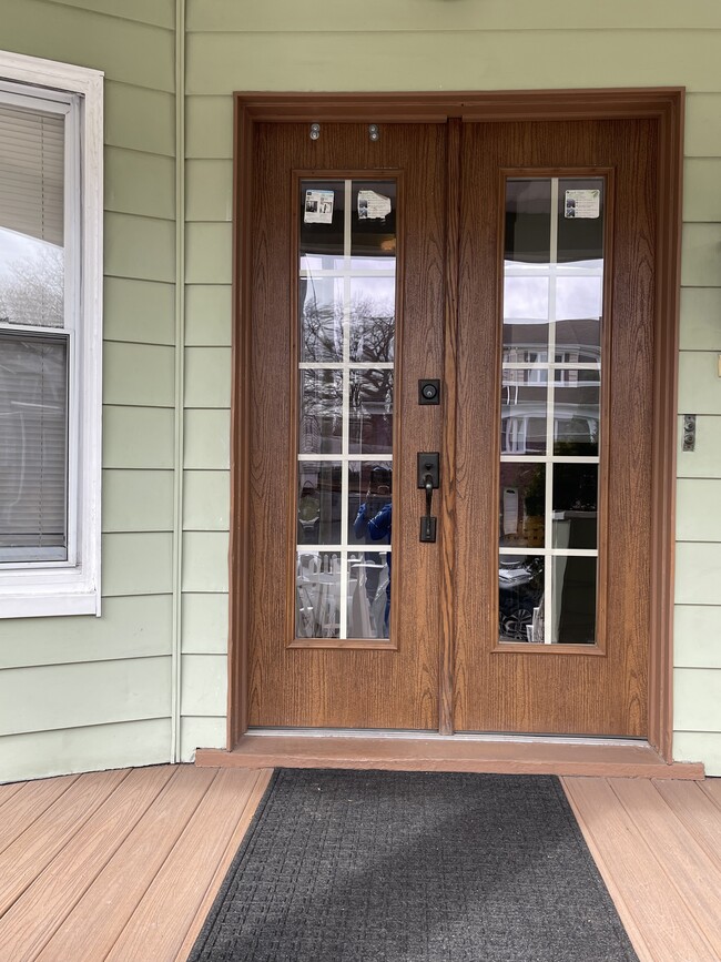 Front House - 11 S Valley Rd