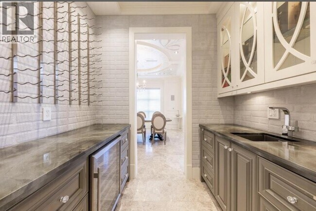 Photo du bâtiment - 8700 Minler Rd