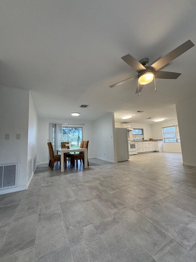 Foto del edificio - 333 NE 131st Ln
