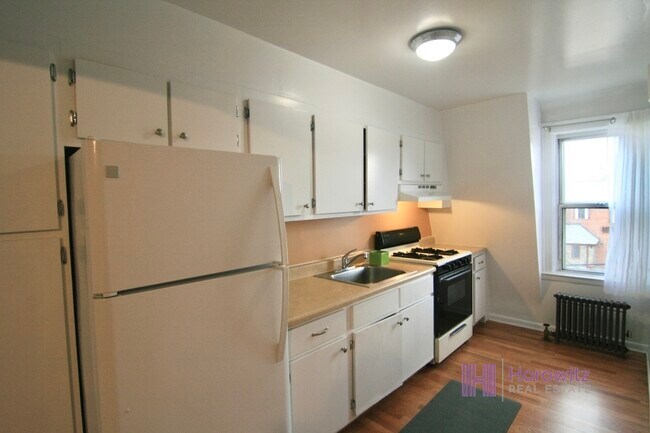 Building Photo - 32-65-65 46th St
