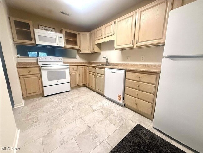 Building Photo - 6221 Center St