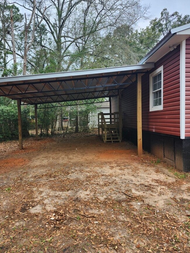 Building Photo - 509 Famcee Ave