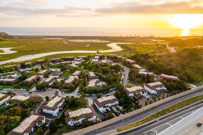 Building Photo - 2465 Caminito Ocean Cove