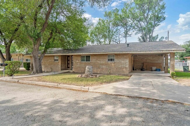 Building Photo - 105 Delmar Ln