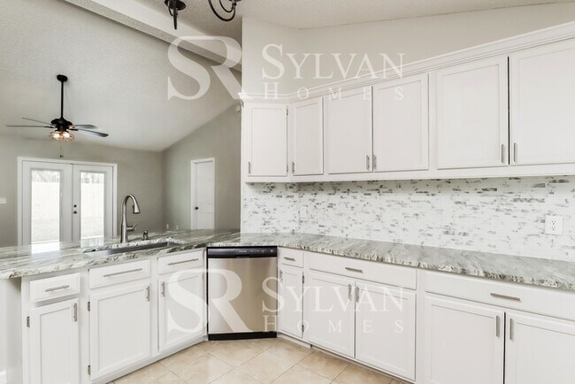 Building Photo - At Last, This Is What You Have Been Searching For!