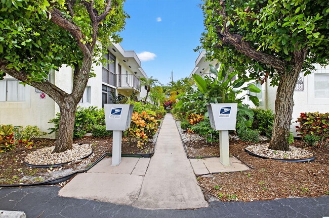 Building Photo - 14905 Wedgefield Dr