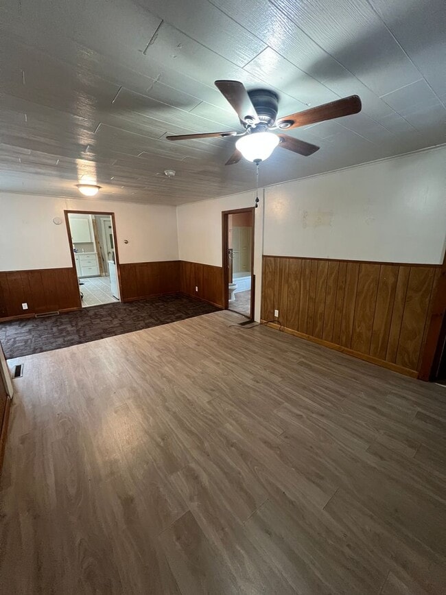 Building Photo - 32 5th Ave