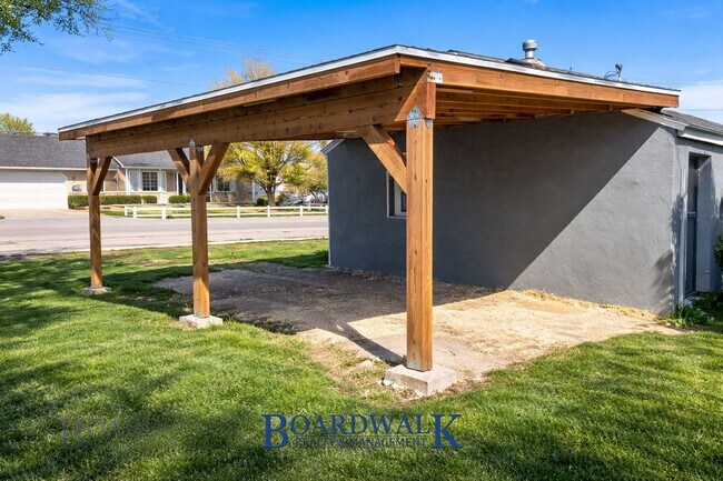 Foto del edificio - 1-Bedroom Home with Fenced Yard with fenced yard!