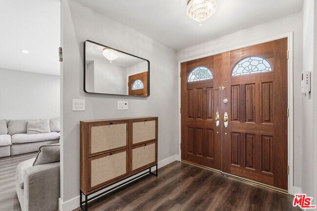 Building Photo - 5516 Bluebell Ave