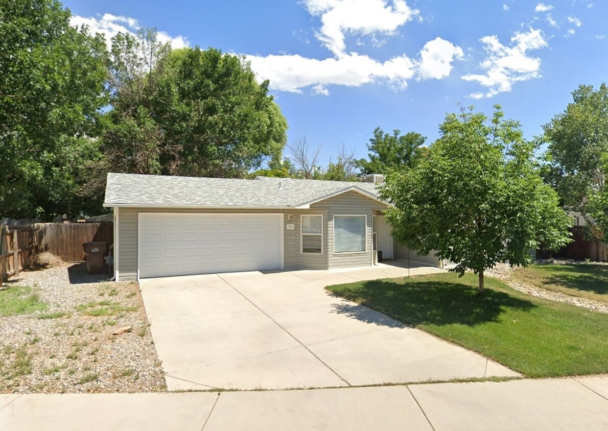 Primary Photo - Charming 3 bed 2 bath home!!