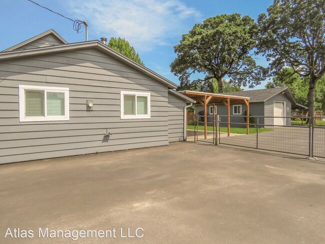 Building Photo - 3 br, 2 bath House - 29664 Molalla Ave