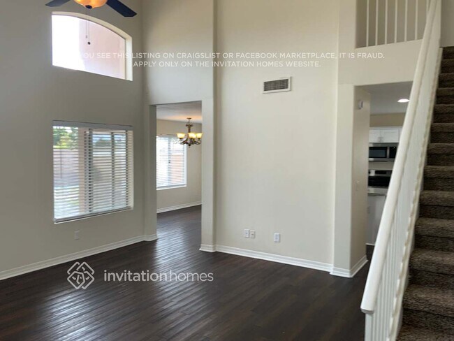 Building Photo - 6887 W Via Del Sol Dr