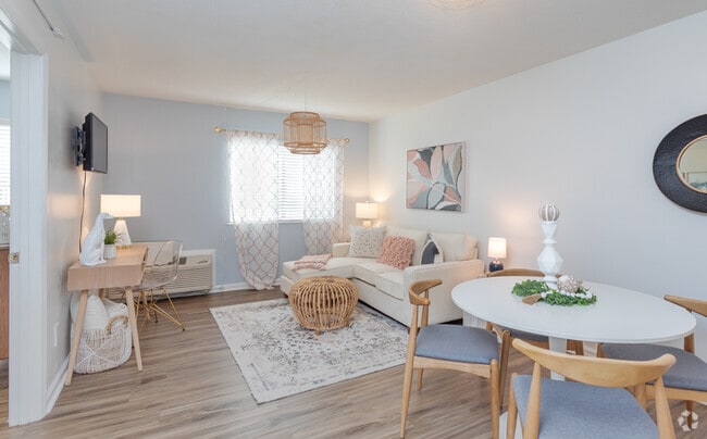 Interior Photo - Capital Flats & Magnolia Square Apartments