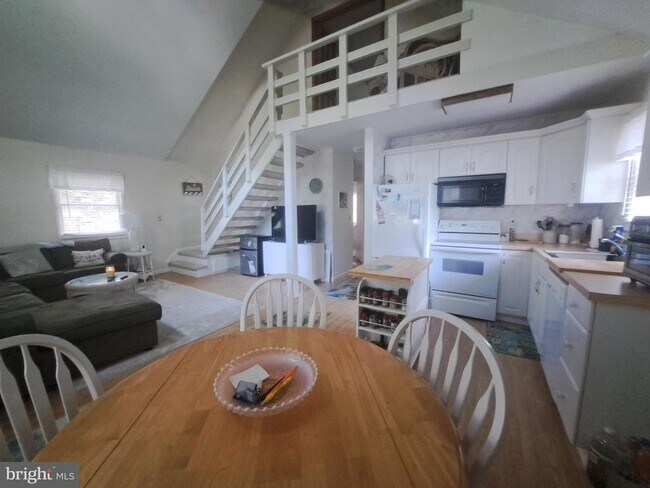 Foto del edificio - 23020 Linden Dr