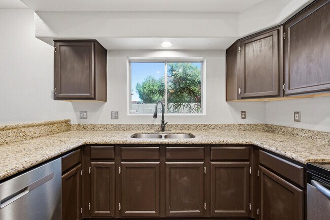 Foto del edificio - 10232 N 12th Ct