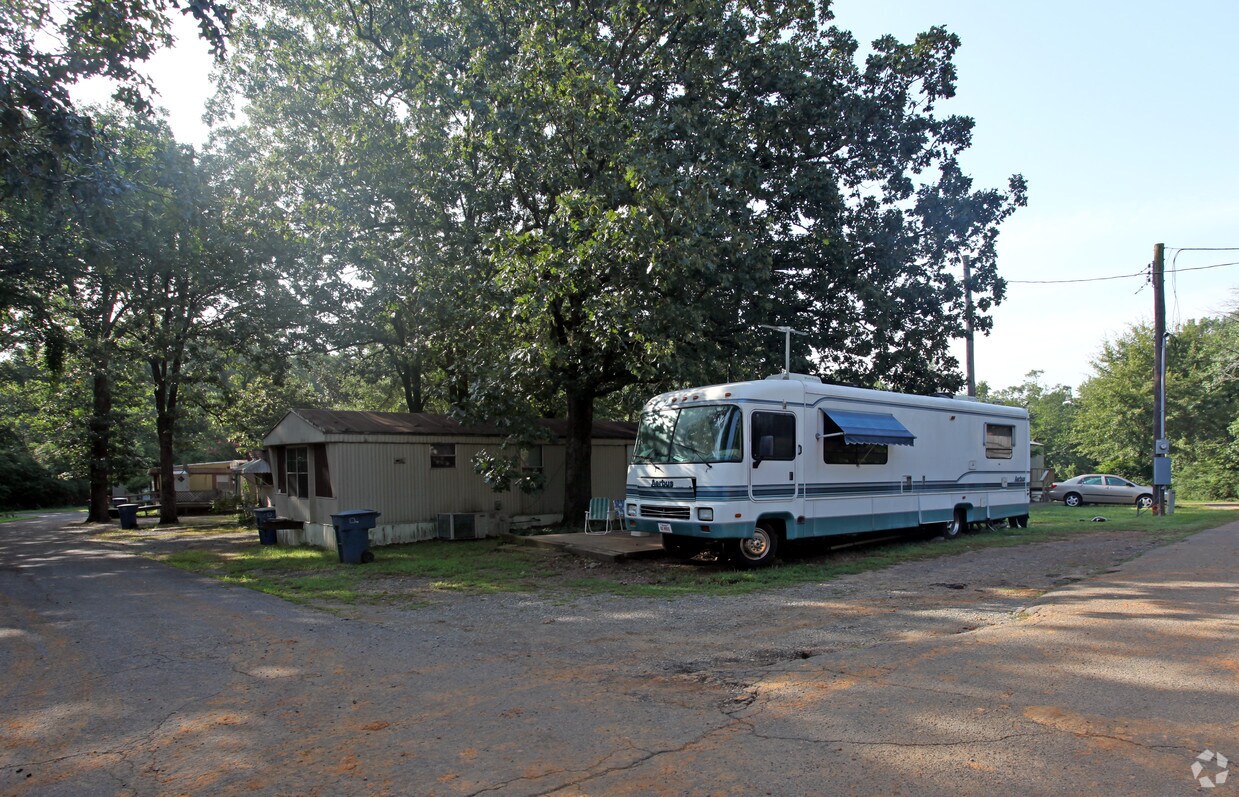 Foto principal - 7813 Kanis Rd