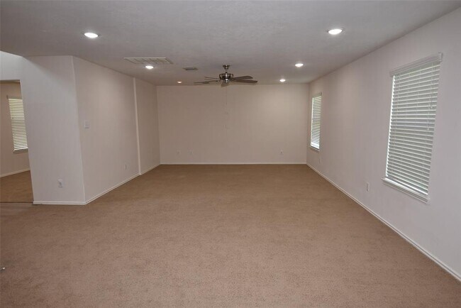 Building Photo - 1814 Emerald Pathway Dr