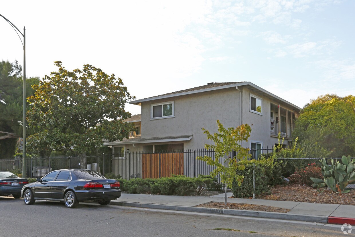 Building Photo - 956 Paula St