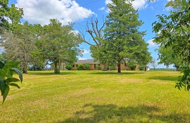 Building Photo - 7618 TX-87