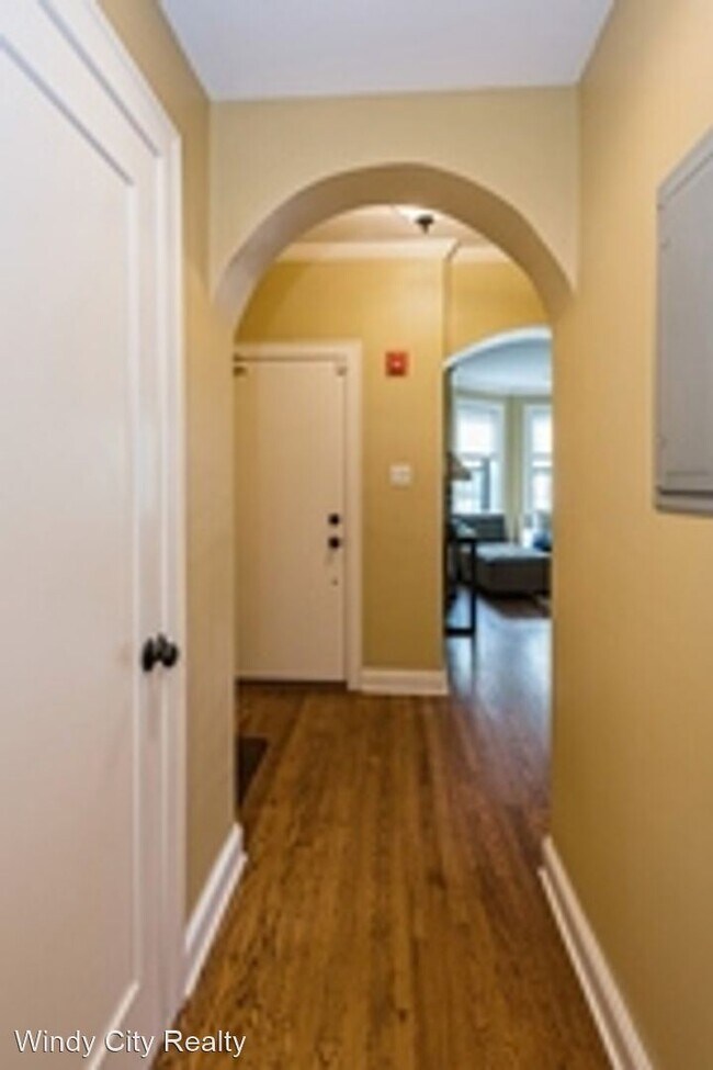 Building Photo - 2 br, 2 bath House - 1324 Central St #1E