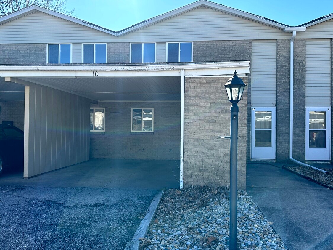 10 Florentine Ct, Pekin, IL 61554 House Rental in Pekin, IL