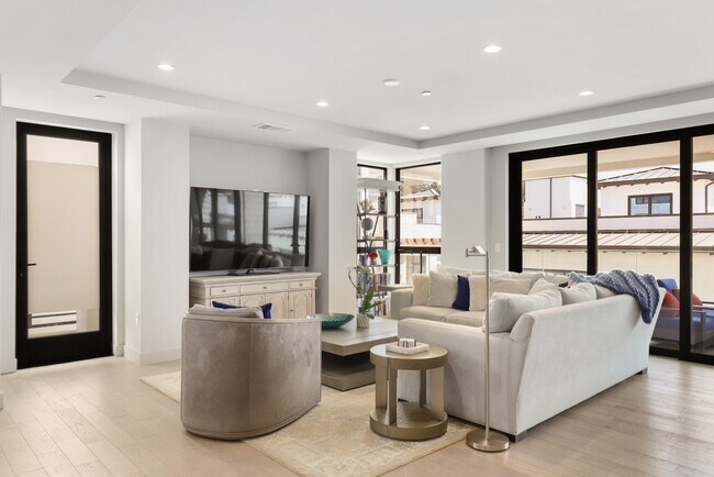 Building Photo - 17322 Tramonto Dr