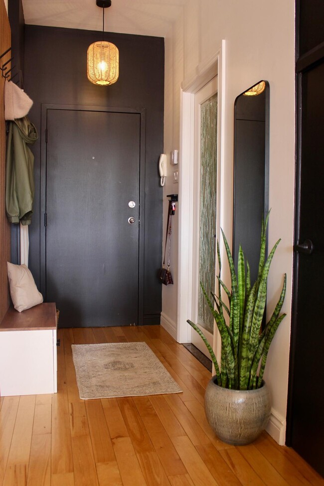 Photo du bâtiment - 7380 Rue Saint-Hubert