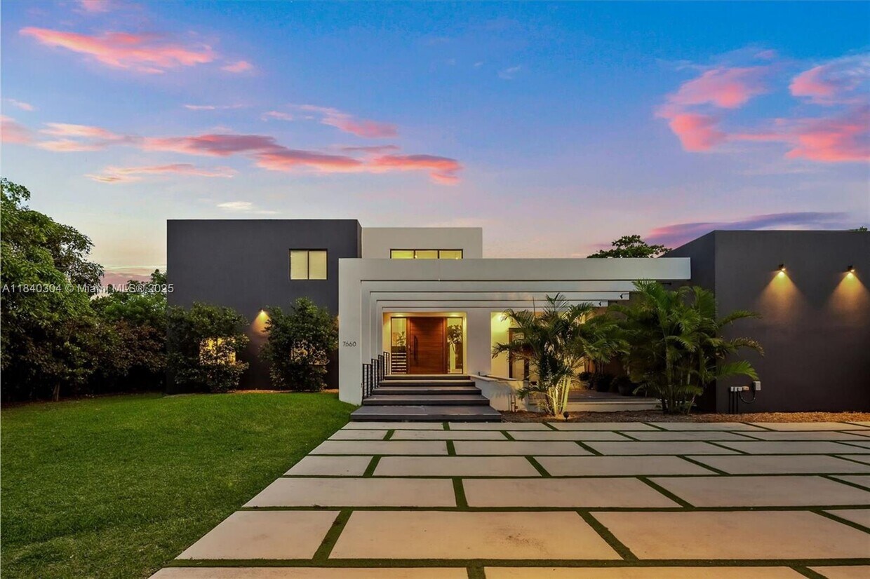 Foto principal - 7660 SW 124th St