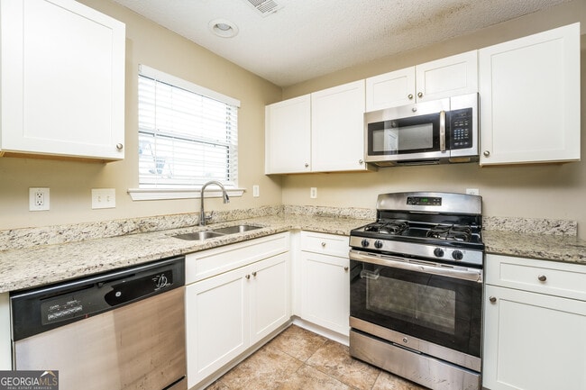 Foto del edificio - 573 Ransom Way