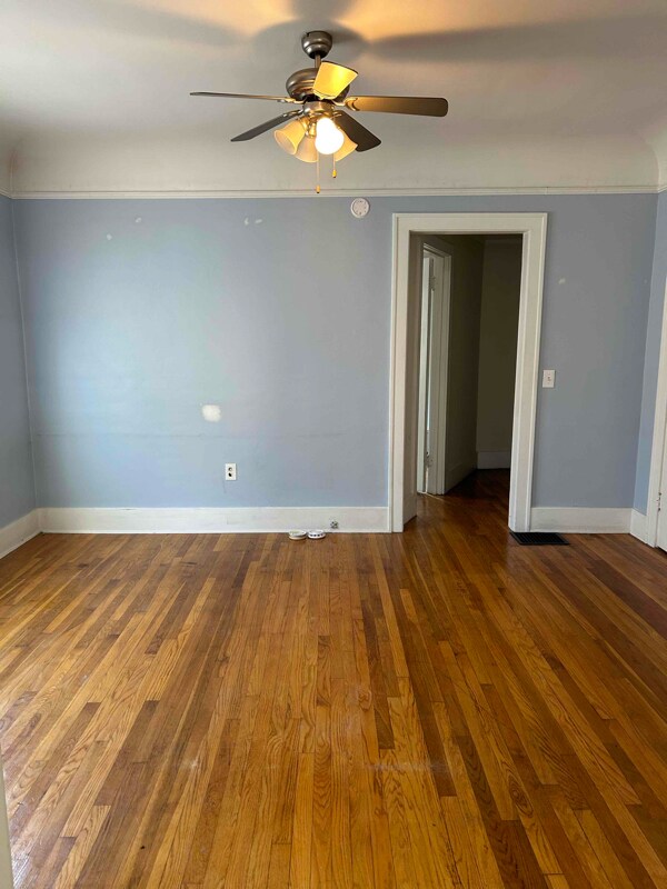 Foto del edificio - 110 Trowbridge St NE