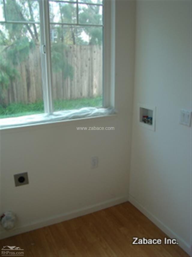 Building Photo - 3116 Albany Cir