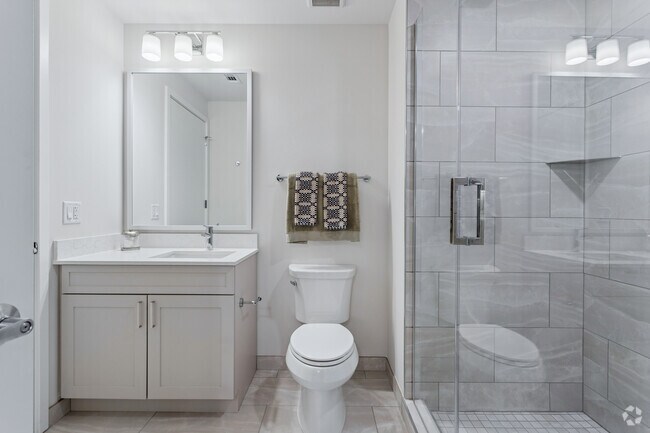 A1 1 habitación, 1 baño - 621 pies cuadrados - Baño - Grand 340