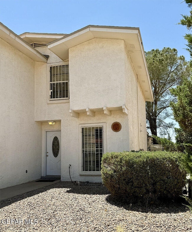 Building Photo - 707 El Pinal Pl