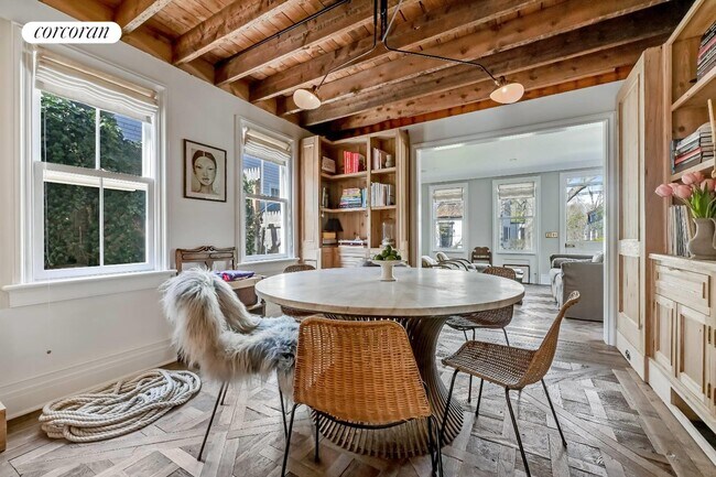 Foto del edificio - 238 Madison St