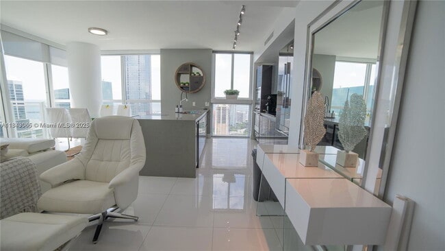 Building Photo - 1080 Brickell Ave