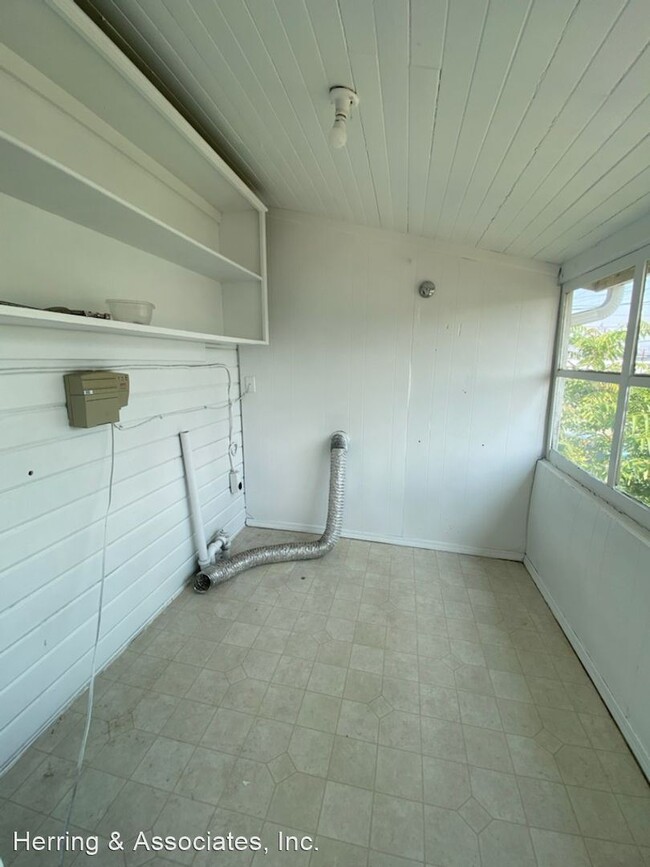 Building Photo - 3 br, 1 bath House - 625 S Mission St
