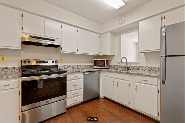 Kitchen - 4825 Berwyn House Rd