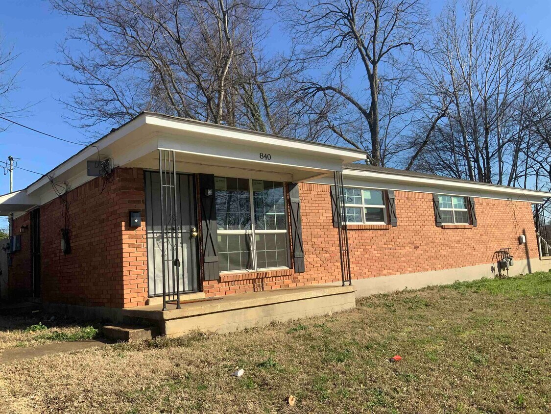 Primary Photo - 840 Pendleton St