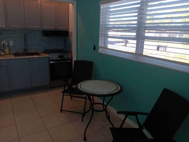 Foto del edificio - 1512 70th Ave N