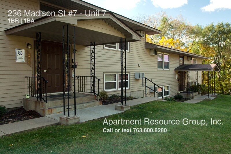 Building Photo - 236 Madison St